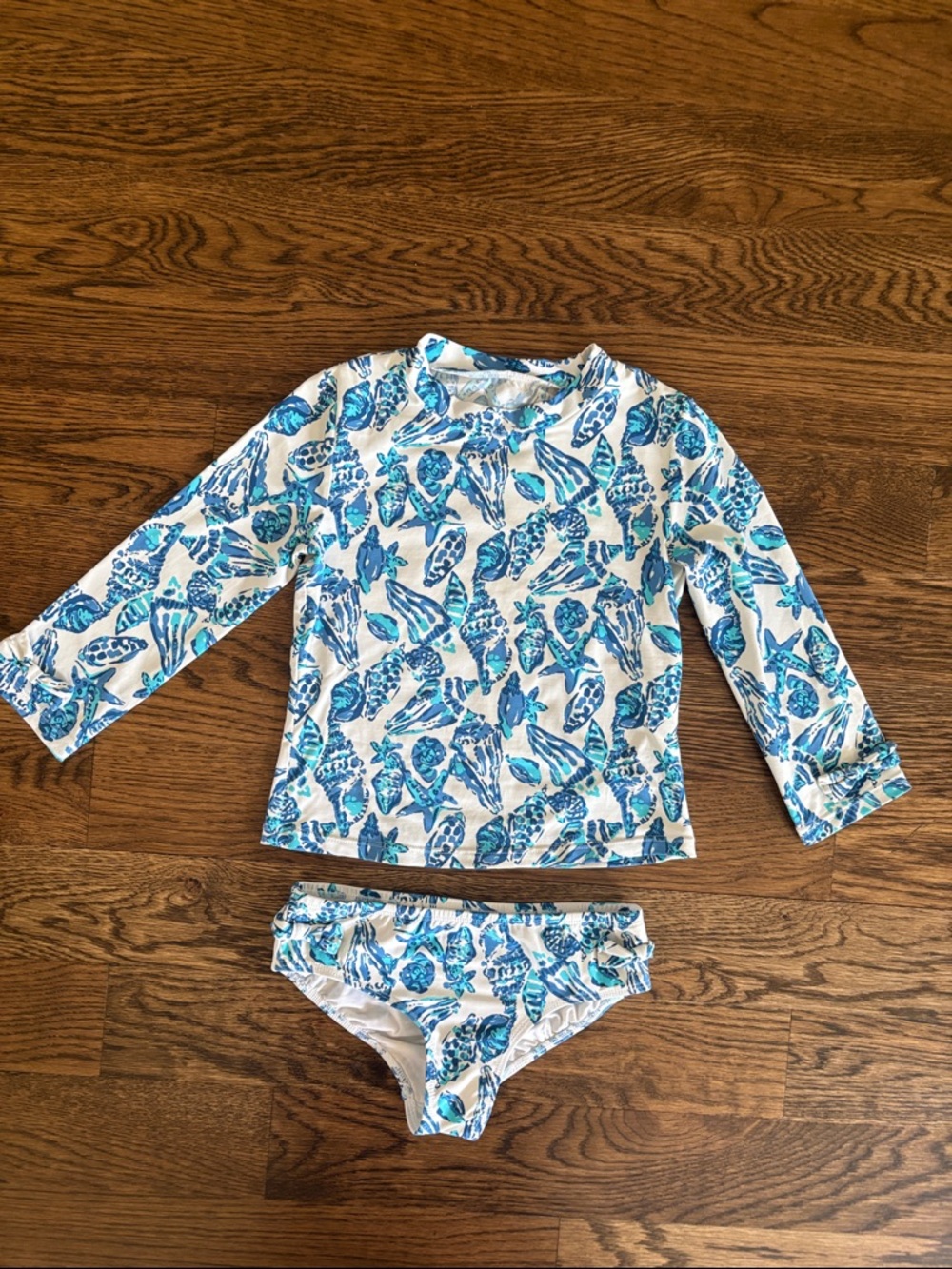 Lilly Pulitzer Girls White & Blue Shell-Print Long Sleeve Rash Guard Set